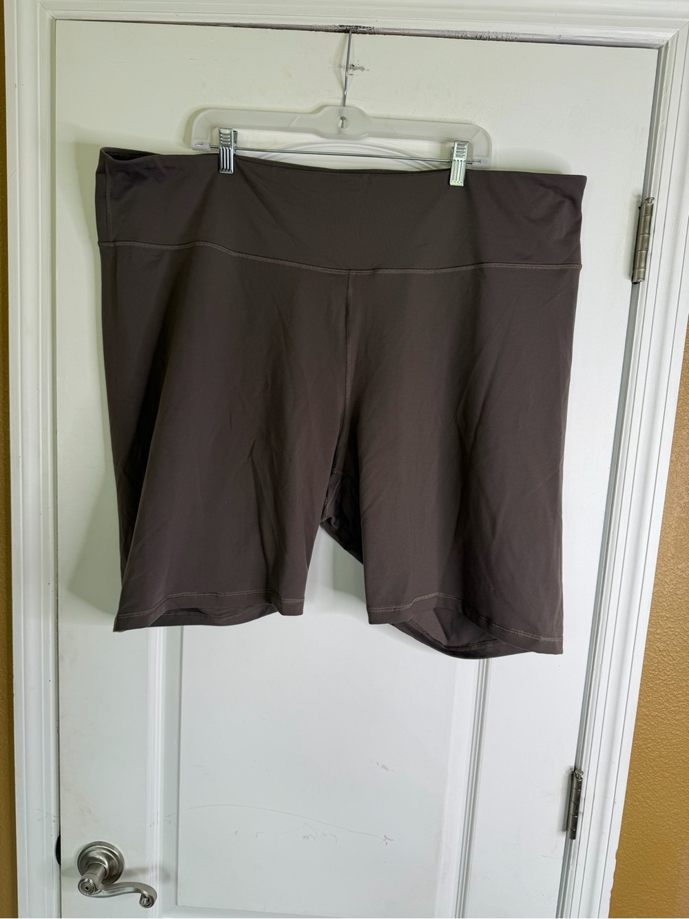 Old Navy Plus Size Powersoft High-Rise Bike Shorts In Taupe. Size 4X